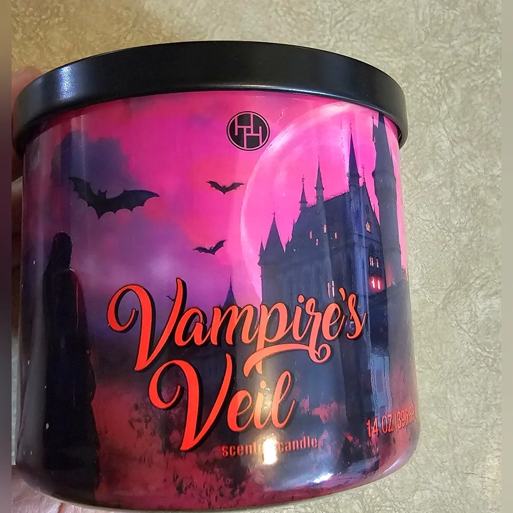 Vampire's Veil Scented Candle